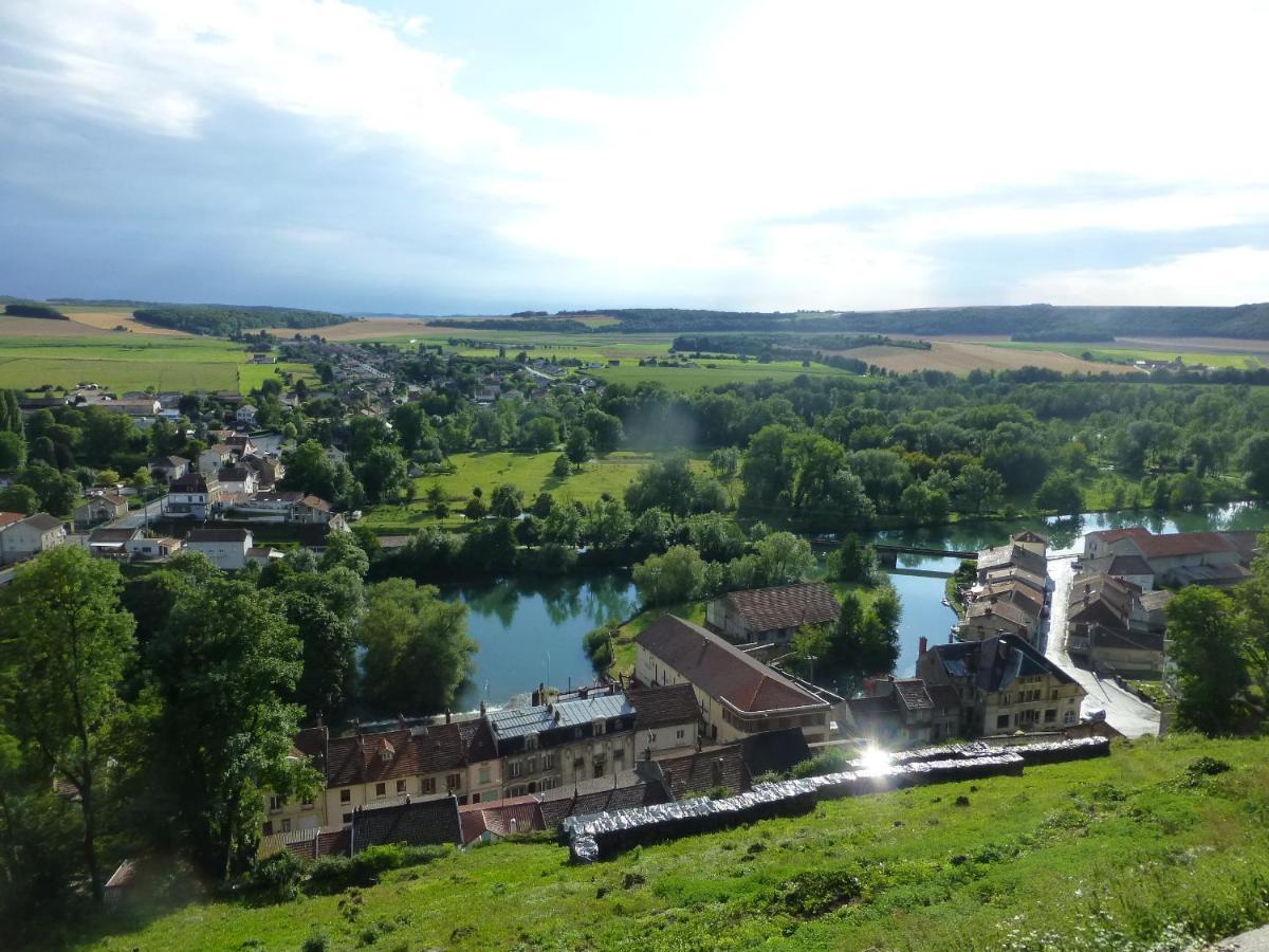 Les Chambres De La Ville Haute Dun-sur-Meuse Bagian luar foto